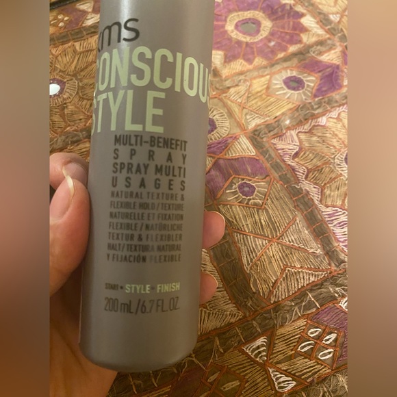 Styling spray - Picture 1 of 7